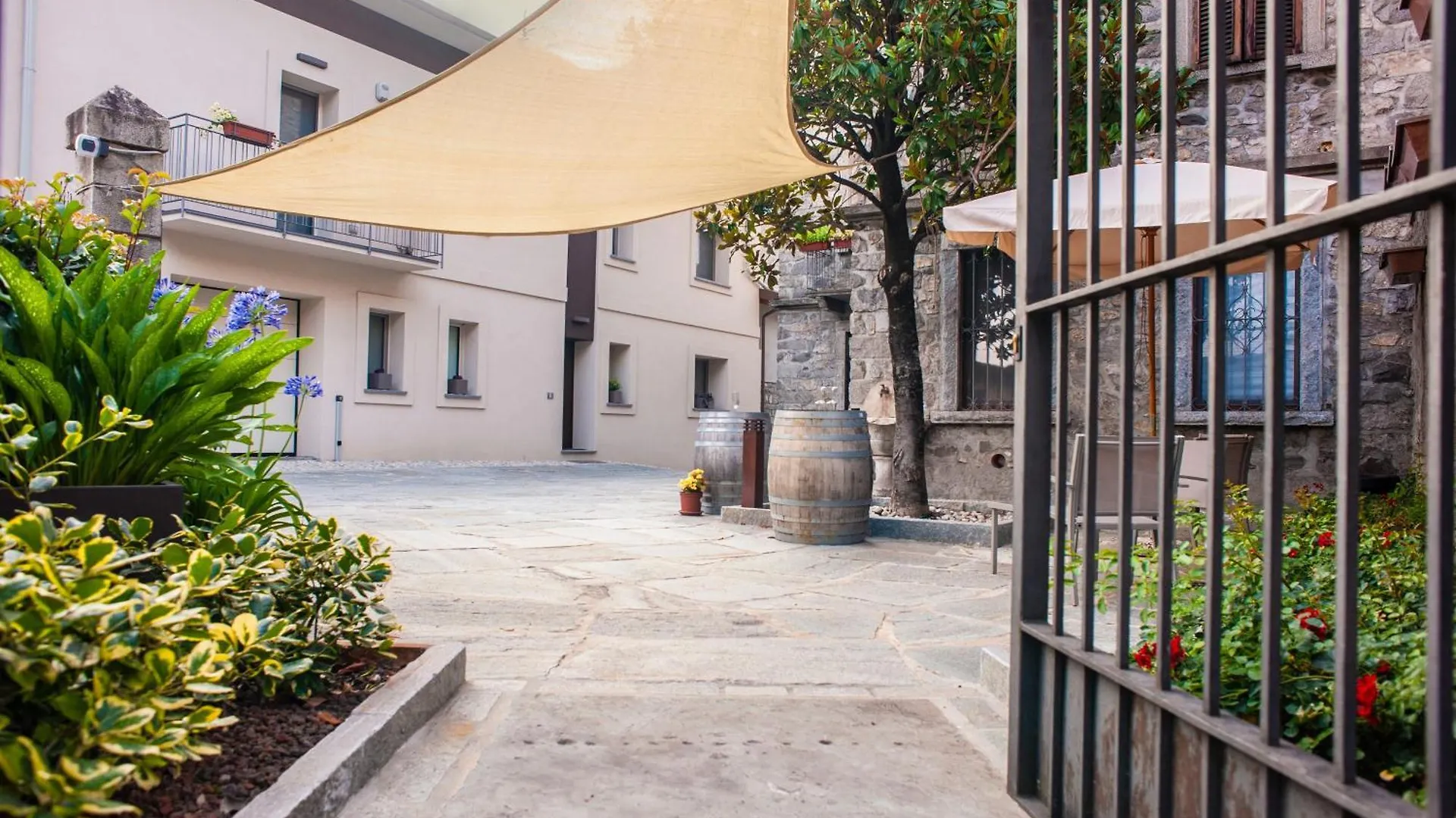 Corte Giorgi Breno 0*,  Italia