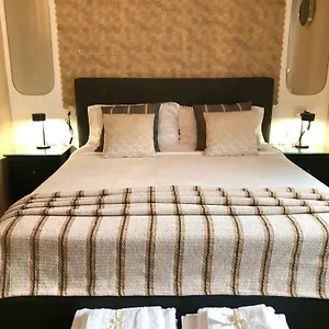  Bed & Breakfast Serenity