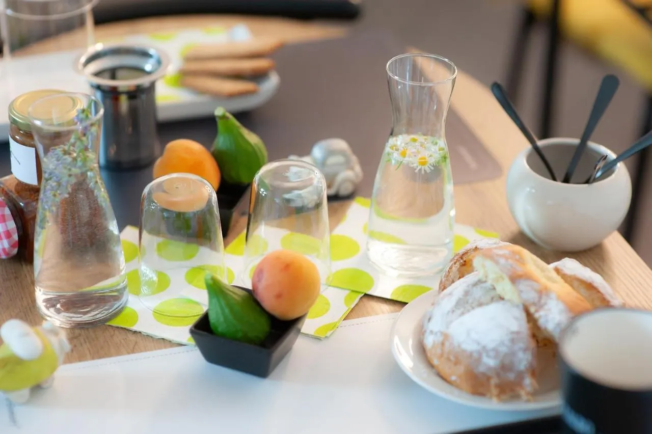 Corte Giorgi Breno Bed & Breakfast
